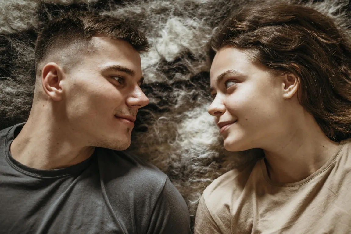 Radzenie sobie z Lękiem przed Bliskością (Styl Unikający)